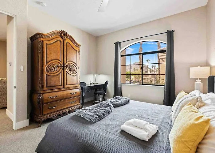 Modern La Quinta Condo Old Town, Pool, Golf
