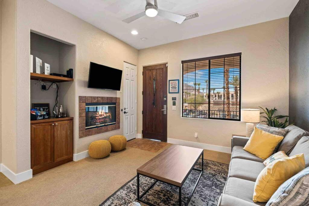 Modern Old Town, Pool, Golf * La Quinta